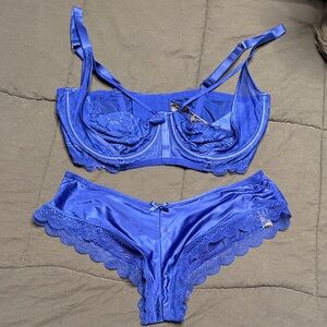 Victoria's Secret Royal Blue Lace Bra Set